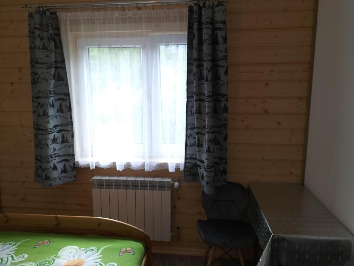 Maison d'hôtes Dom - Nad Potokiem à Lutowiska Extérieur photo